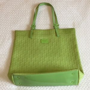 Michael Kors Embossed Jet set Tote 💚